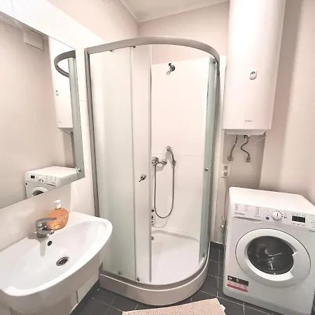 شقة 一one Home一flat In Centrs ريغا